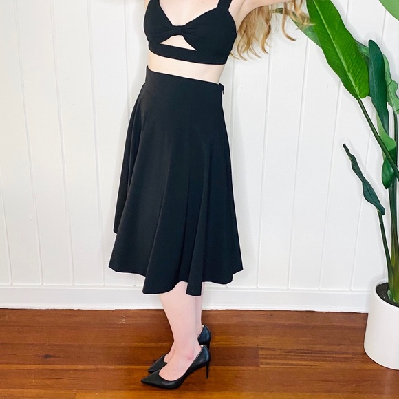Trina Turk Black Flare Tea / A-Line Midi Skirt (6) - Picture 4 of 14